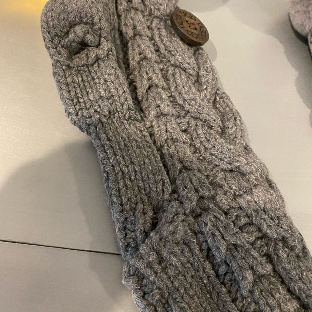 Ugg Gloves - image 2